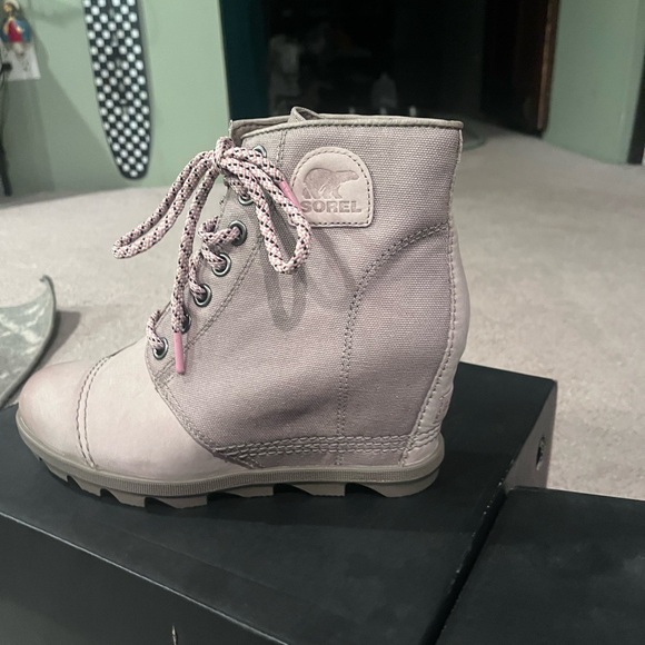 Sorel Joan of Arc wedge boots - Picture 1 of 4